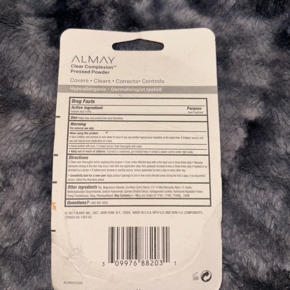Almay Clear Complexion Pressed Powder NEW! - Picture 3 of 8